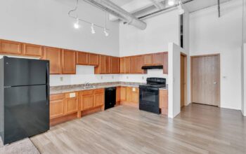 apartment-with-large-kitchen-700-lofts-milwaukee-wi