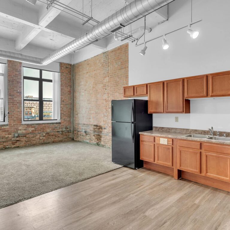 apartment-with-natural-light-700-lofts-milwaukee-wi